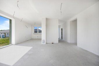 Realitná kancelária REMAX Expert Vám vo výhradnom zastúpení 