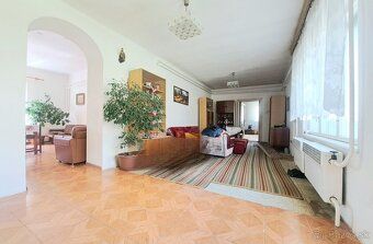 RK RE/MAX Vám ponúka na predaj 3 - izbový rodinný dom, ktorý