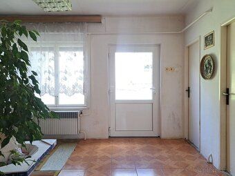 RK RE/MAX Vám ponúka na predaj 3 - izbový rodinný dom, ktorý