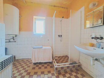 RK RE/MAX Vám ponúka na predaj 3 - izbový rodinný dom, ktorý