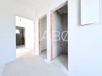 KABØ real estate Vám ponúka na predaj 4i rodinný dom v novov