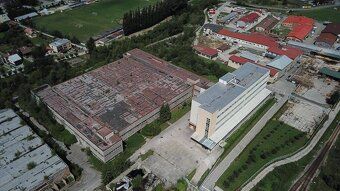 RE/MAX ponúka na predaj komerčný areál ktorý sa skladá z jed