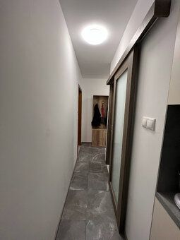 Ponúkam na prenájom 2- izbový byt na Záhradnej ulici v meste