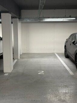 Prenajmem veľké vonkajšie parkovacie miesto v super lokalite