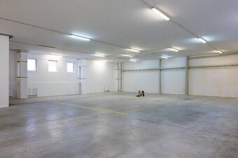 Prenajmem skladové priestory v Hlohovci. Od 200m2 - 2500m2. 