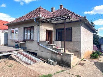 ZÁKLADNÉ ÚDAJE: - zastavaná plocha domu: 82m2 - možnosť pris