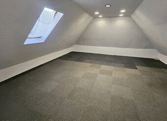 Typ: Obchodné priestory Obec: Bánovce nad Bebravou
PONÚKAME 