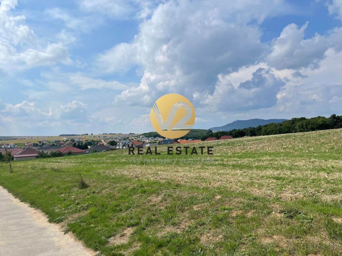 Stanislava Hoppe +421 910 318 899 e-mail:
 V2 Real Estate vá
