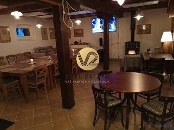 Maroš Vereš +421 904 086 200 e-mail:
V2 real estate ponúka n