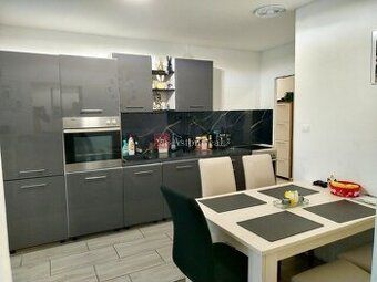 Ponúkame Vám na predaj apartmán na Martinských Holiach v apa