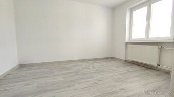 Predám priestranný, čiastočne zrekonštruovaný rodinný dom vo
