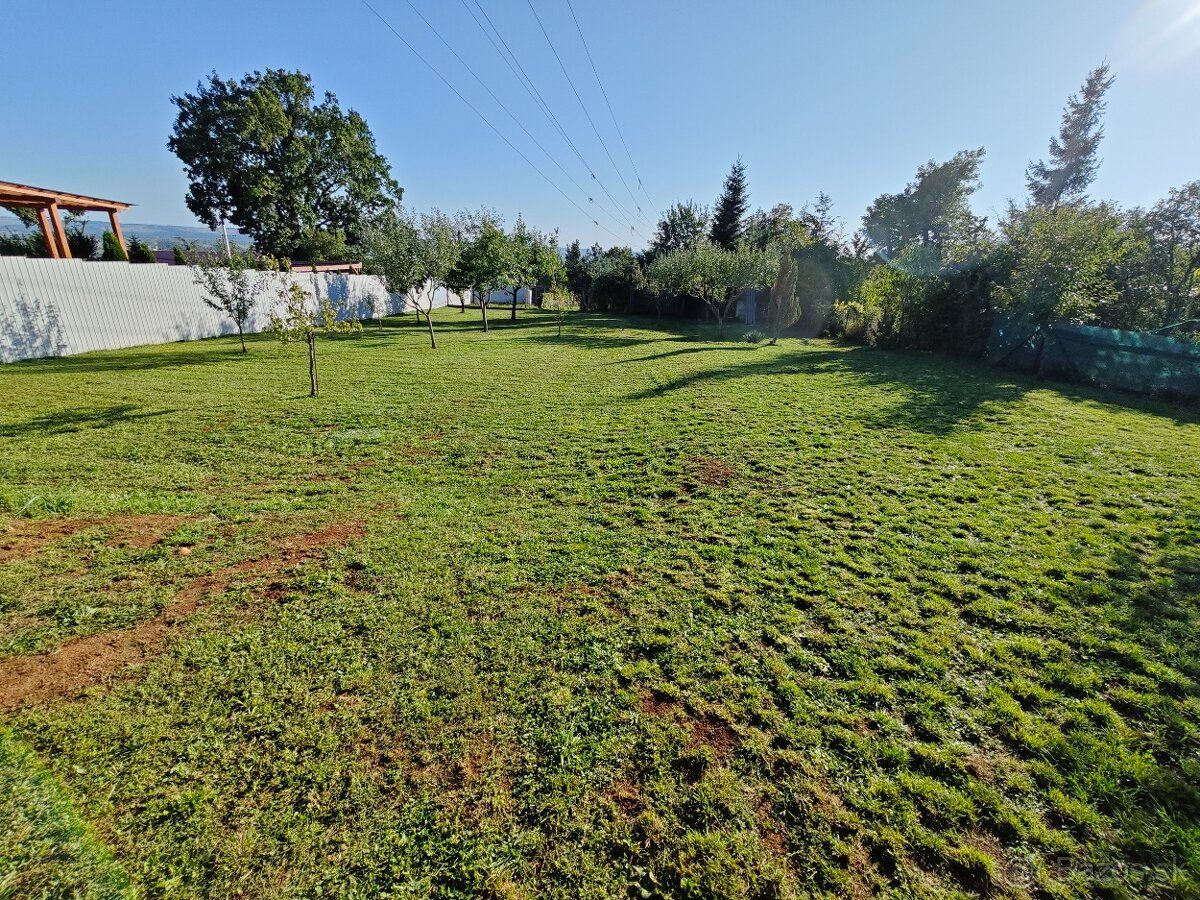 Predam záhrady/stavebne pozemky s výmerou 400 až 1.100m2 v z