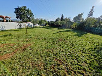 Predam záhrady/stavebne pozemky s výmerou 400 až 1.100m2 v z