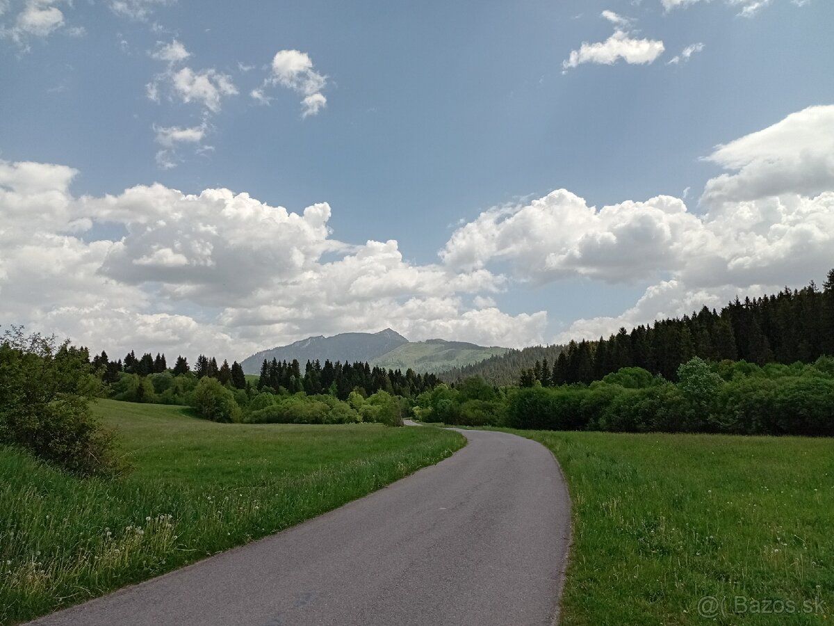 Predám stavebný pozemok na Orave v obci Habovka. Pozemok je 