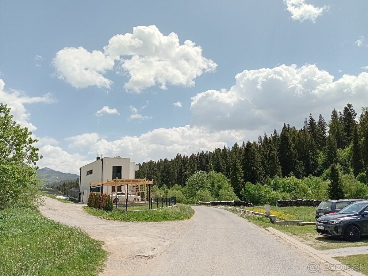 Predám stavebný pozemok na Orave v obci Habovka. Pozemok je 