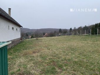 Hľadáte pokojné bývanie mimo mesta, ale s rýchlym dosahom do