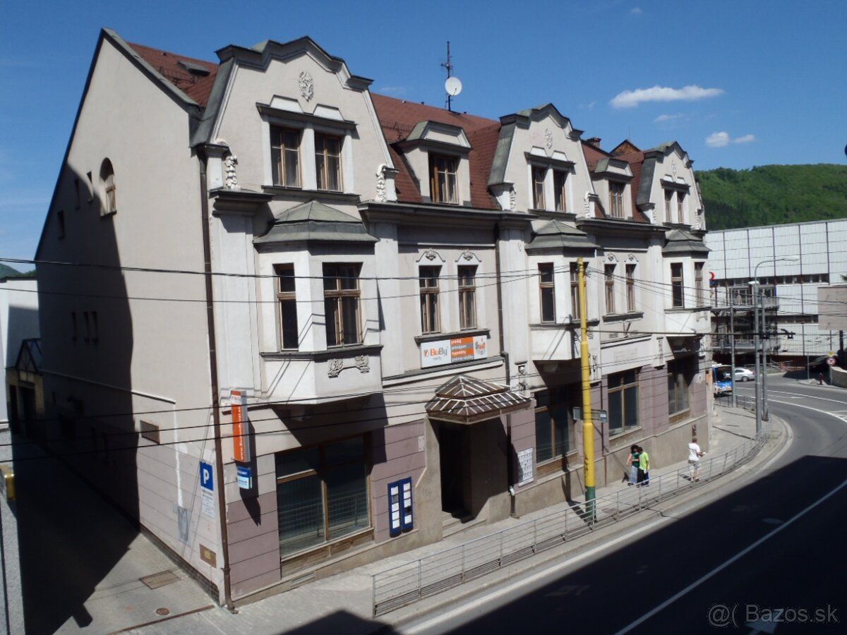 Ponúkame na prenájom kancelárske priestory v centre mesta pr