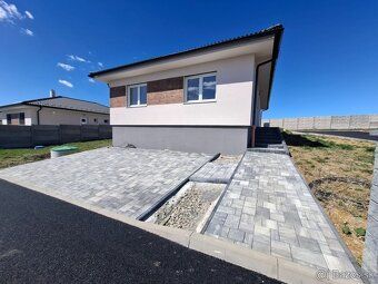 Ponúkame na predaj 4 izbový bungalov v novej lokalite IBV Ší