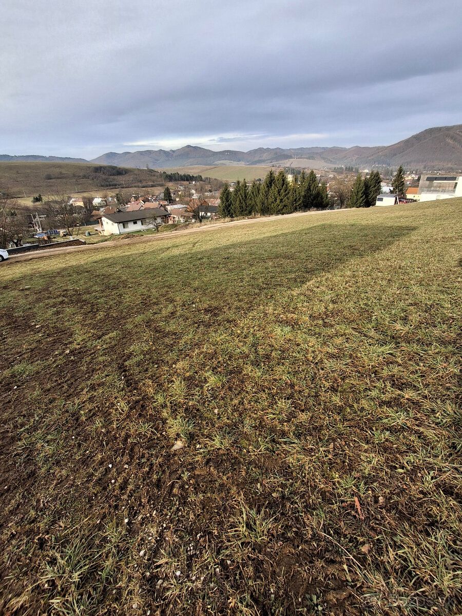 Ponúkame na predaj pozemok v obci Konská . Pozemok sa nachád