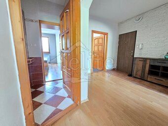 Ponúkame na predaj priestranný, slnečný 3 - izbový byt o vým