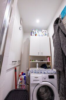 Ponúkam na predaj kompletne zrekonštruovaný 3‑izbový byt s v