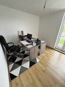 Veľkosťou nadštandardná kancelária (vyše 99 m2) na prenájom 