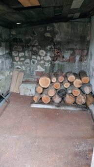 Ponúkame na predaj 3-podlažnú záhradnú chatku s pozemkom o v