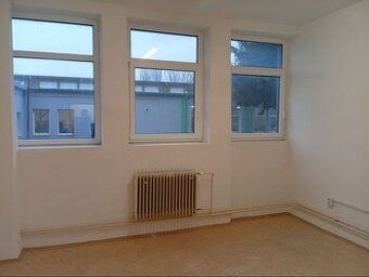 Ponúkame kancelárske priestory 34 m² na prenájom na prízemí 