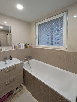 Ponúkame na predaj štýlový a veľmi príjemný 3-izbový byt vo 