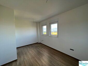 Ponúkame na predaj prekrásne rodinné sídlo, ktoré je súčasťo