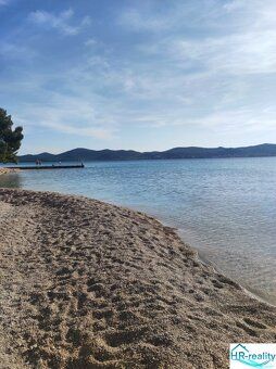 Spoločnosť HR-reality ponúka na predaj, v kempingu v Biograd