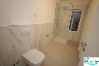 Ponúkame Vám na predaj priestranný moderný apartmán v nocvos