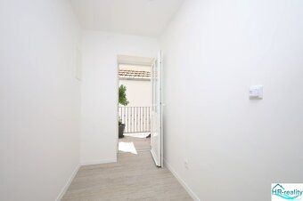 Ponúkame na predaj v atraktívnej lokalite, v bezprostrednej 