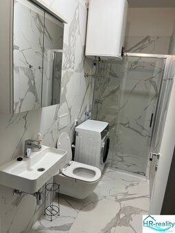 Na predaj – Luxusný rekreačný apartmán v Trogire, časť Seget