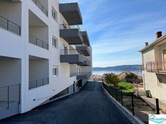 Na predaj – Luxusný rekreačný apartmán v Trogire, časť Seget