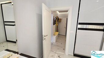 Ponúkame na predaj krásne zariadený 1 spálňový apartmán s vý