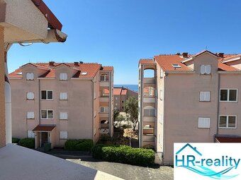 Ponúkame na predaj 3-izbový byt 47 m2, s veľkou terasou, na 