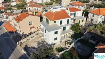 Ponúkame vám na predaj atraktívny bytový dom s celkovým počt