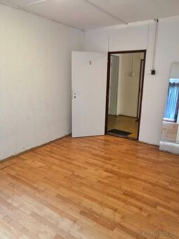 Ponúkam ma prenájom sklady, 10m2 15m2 a 30m2.Sklady sa dajú 