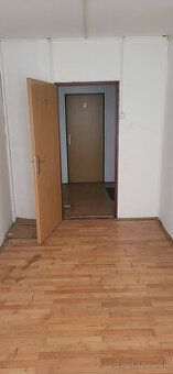 Ponúkam ma prenájom sklady, 10m2 15m2 a 30m2.Sklady sa dajú 
