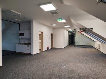 Ponúkame na prenájom moderné kancelárske priestory 160 m², v