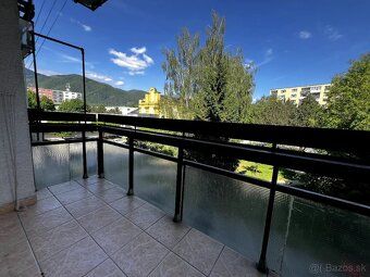 Ponúkame na predaj prakticky riešený byt vo Vrútkach. Pôvodn