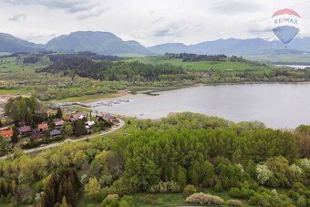 Ponúkam na predaj mierne svahovitý pozemok s výmerou 2220 m2
