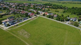 Typ: Pozemok pre rodinné domy Obec: Jablonové
Ponúkame na pr