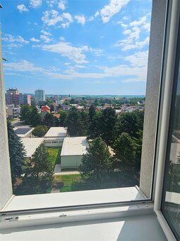 Ponúkame Vám na prenájom veľmi pekný, čiastočne zrekonštruov