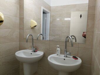 1. Reality Rent Vám ponúka na prenájom kancelárie v administ