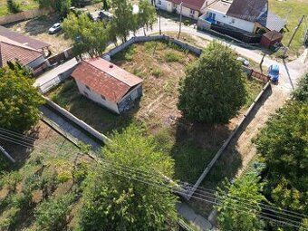 Dám do dlhodobého prenájmu oplotený a dobre prístupný pozemo