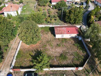 Dám do dlhodobého prenájmu oplotený a dobre prístupný pozemo