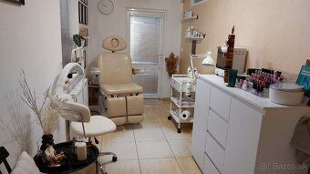 Salón krásy na výbornom mieste v Ružinove. Vstup priamo z ul