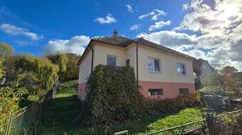 Predám rodinný dom v obci Pukanec na ulici Hrnčiarska,dom je